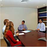 Fotografia de uma reuni&atilde;o